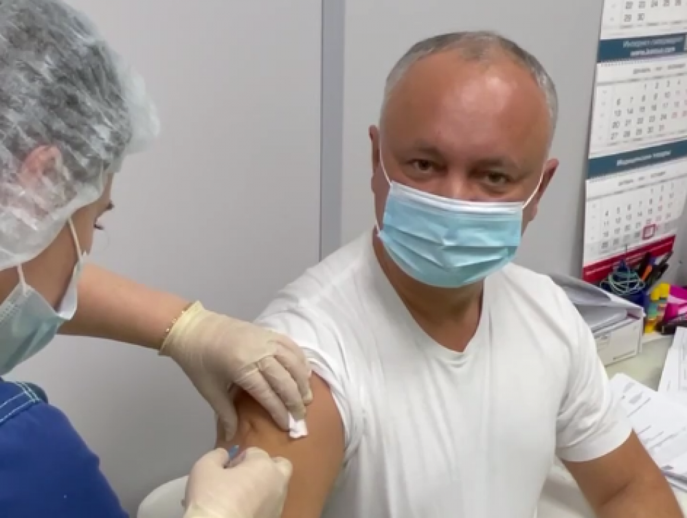 VIDEO // Igor Dodon s-a vaccinat anti-Covid: Este cea mai sigură metodă de a stopa pandemia